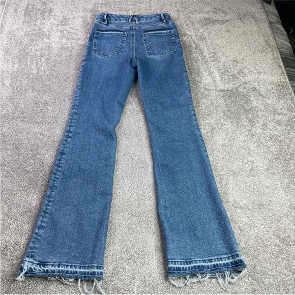 Good American Jeans - Picture 2 of 9